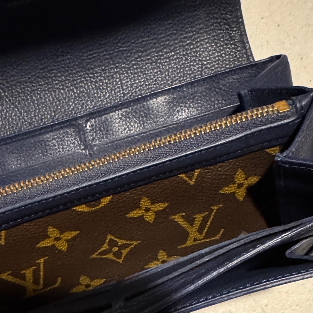Louis Vuitton Portefeuille Monogram Elysee Wallet with Navy - Picture 4 of 11